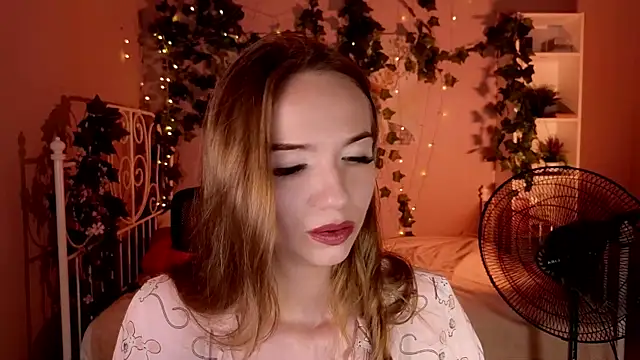 Cutie  Kitty online show from August 5, 2026, 12:19 pm