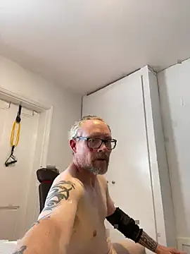 MatthewBlackkkk online show from August 6, 2026, 4:42 pm