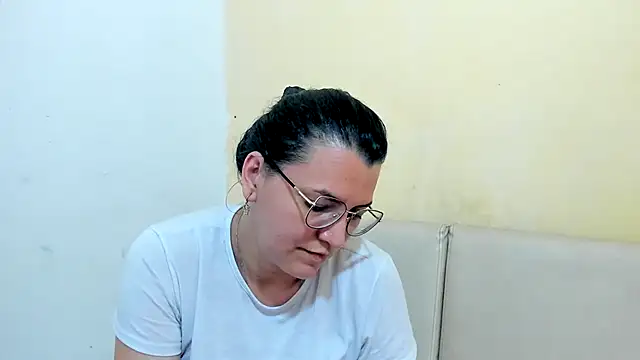 MARILYN GARCIA online show from April 29, 2026, 5:30 pm