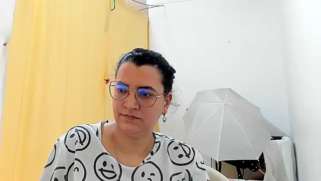 Snapshot of MARILYN_GARCIA chatting on May 26, 2026, 5:53 pm MARILYN GARCIA online show from May 26, 2026, 5:53 pm