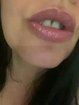 Snapshot of Azzurra1234 chatting on December 8, 2024, 3:35 pm Azzurra1234 online show from December 8, 2024, 3:35 pm