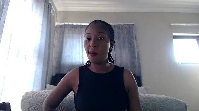 leanna23 online show from May 18, 2026, 7:36 am