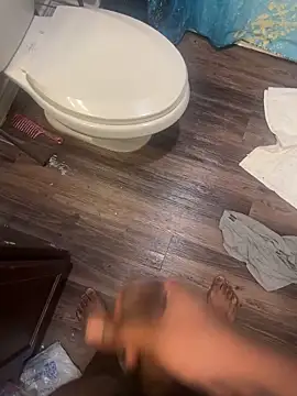 Snapshot of BigHunchoDick chatting on December 22, 2024, 6:17 am BigHunchoDick online show from December 22, 2024, 6:17 am