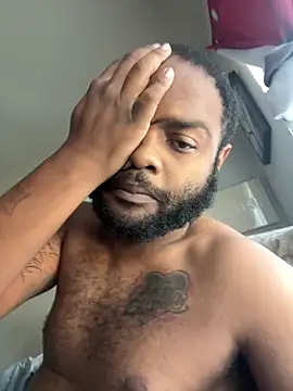 Snapshot of BigHunchoDick chatting on October 7, 2025, 5:21 pm BigHunchoDick online show from October 7, 2025, 5:21 pm