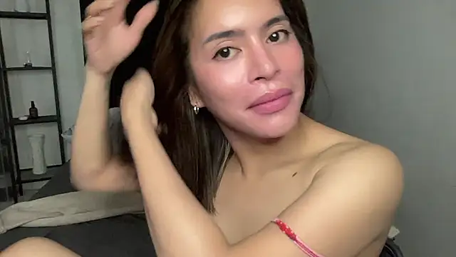 Snapshot of your_bianca69 chatting on April 14, 2026, 1:00 am your bianca69 online show from April 14, 2026, 1:00 am