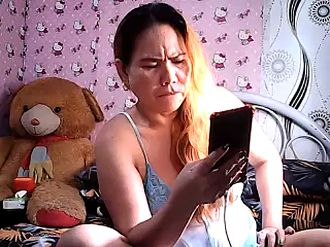 lovely-asian online show from March 19, 2025, 3:20 am