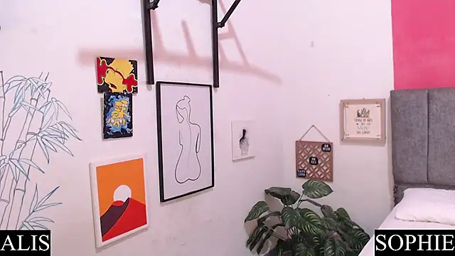 Snapshot of Sophie_And_Alis chatting on January 29, 2025, 10:27 am Sophie And Alis online show from January 29, 2025, 10:27 am