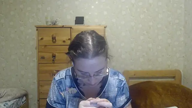 Snapshot of Smart_Rose chatting on February 3, 2025, 1:30 am Smart Rose online show from February 3, 2025, 1:30 am