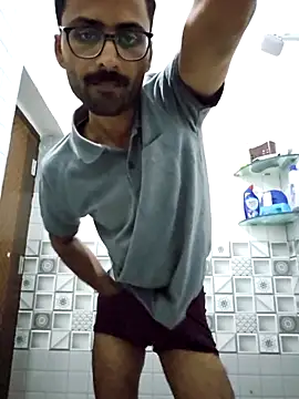 krishna8035 online show from September 18, 2025, 2:19 pm