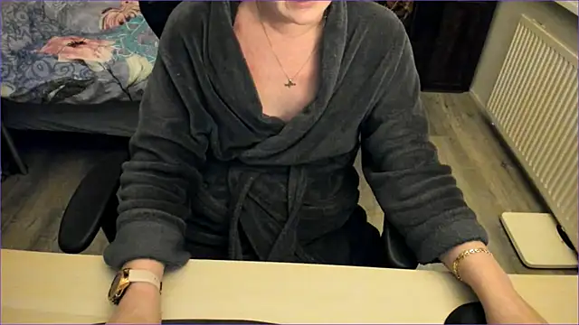 minoesje37 online show from December 17, 2024, 8:21 pm