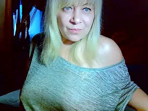 AgoniA7 online show from April 22, 2026, 3:31 am