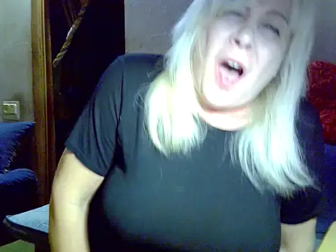 Snapshot of AgoniA7 chatting on May 28, 2026, 6:49 pm AgoniA7 online show from May 28, 2026, 6:49 pm
