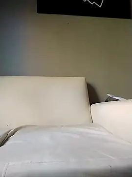 Snapshot of E_f chatting on October 16, 2025, 11:22 am E f online show from October 16, 2025, 11:22 am