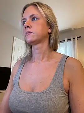 Snapshot of Kay_Cakes chatting on November 7, 2025, 7:58 pm Kay Cakes online show from November 7, 2025, 7:58 pm