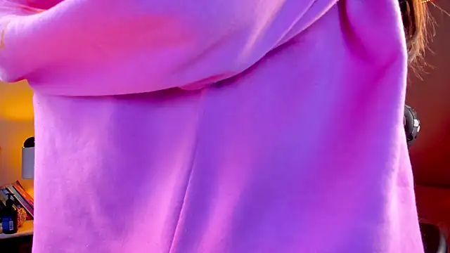 Snapshot of coraline_latin chatting on January 18, 2025, 10:28 pm coraline latin online show from January 18, 2025, 10:28 pm