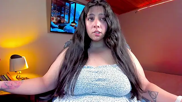 Snapshot of coraline_latin chatting on January 19, 2025, 1:32 am coraline latin online show from January 19, 2025, 1:32 am