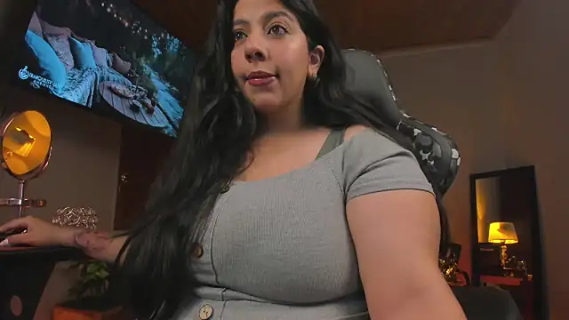 Snapshot of coraline_latin chatting on February 14, 2025, 1:23 am coraline latin online show from February 14, 2025, 1:23 am