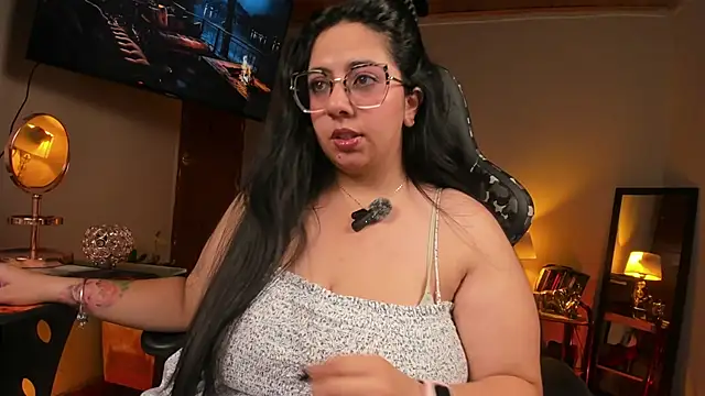 Snapshot of coraline_latin chatting on March 1, 2025, 1:32 am coraline latin online show from March 1, 2025, 1:32 am
