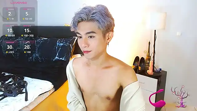 Snapshot of WildestTwink chatting on April 17, 2026, 3:48 pm WildestTwink online show from April 17, 2026, 3:48 pm