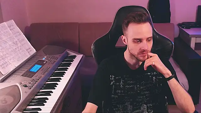 Sweetparker online show from December 19, 2025, 2:35 pm