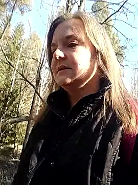 SwedishJennifer online show from April 9, 2026, 1:38 pm