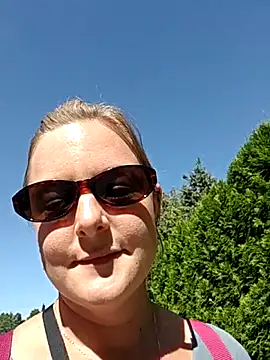 SwedishJennifer online show from July 21, 2026, 1:13 pm