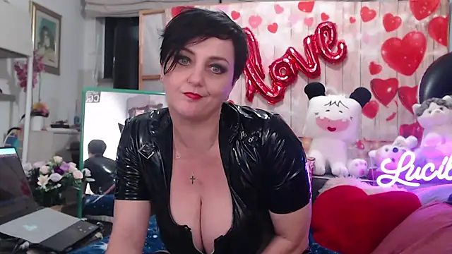 lucillabollente online show from February 12, 2026, 5:52 pm