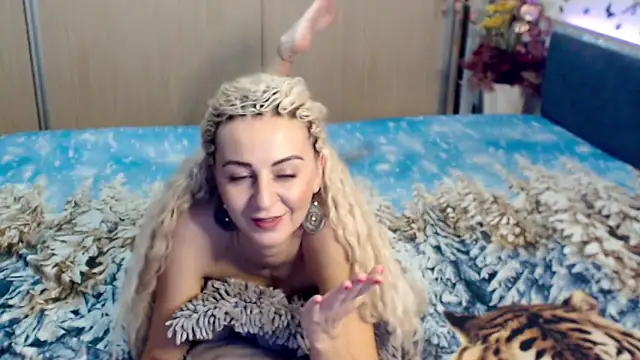 Snapshot of MirabelaSweet chatting on March 17, 2025, 9:44 am MirabelaSweet online show from March 17, 2025, 9:44 am