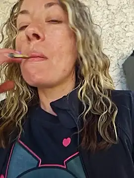  NinaLuvSins  online show from October 4, 2025, 2:37 pm