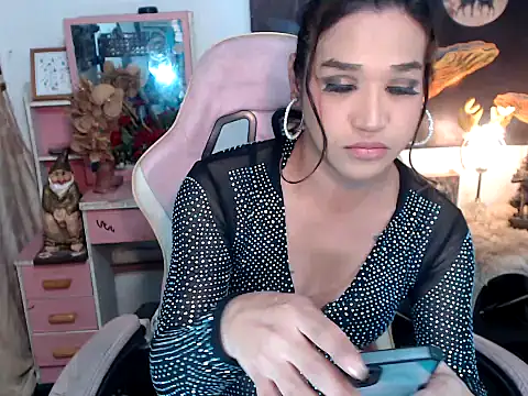 AsianMariaTs online show from November 3, 2025, 2:07 pm