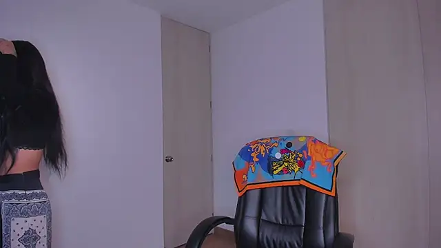 Lisegg  online show from October 23, 2025, 10:03 am