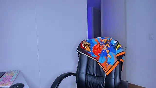 Lisegg  online show from April 15, 2026, 10:33 am