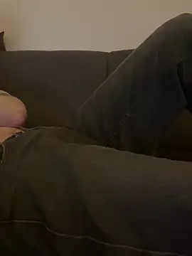 Snapshot of LionBoy1976 chatting on January 16, 2025, 5:42 am LionBoy1976 online show from January 16, 2025, 5:42 am