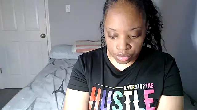 Snapshot of Sexymona1218 chatting on November 11, 2025, 11:32 am Sexymona1218 online show from November 11, 2025, 11:32 am