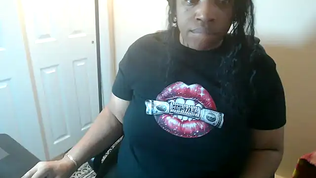 Sexymona1218 online show from March 23, 2026, 1:26 pm