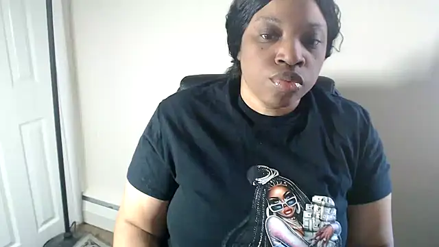 Sexymona1218 online show from April 9, 2026, 6:24 pm