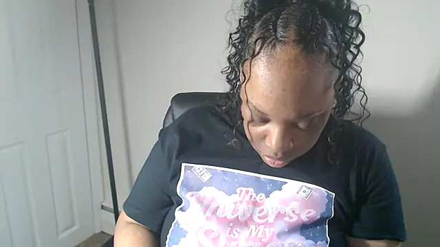 Snapshot of Sexymona1218 chatting on June 14, 2026, 10:23 pm Sexymona1218 online show from June 14, 2026, 10:23 pm
