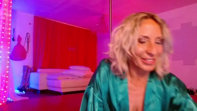 Sweet-Ginger online show from April 7, 2026, 3:23 pm