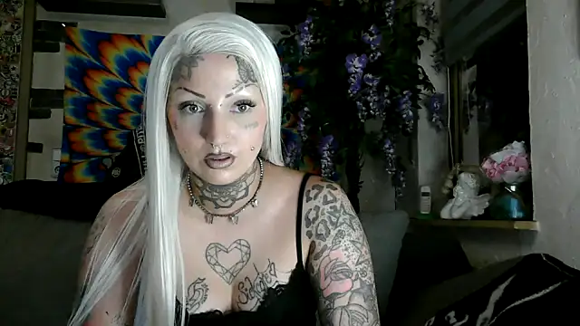 RoxxyInk online show from September 15, 2025, 9:26 pm