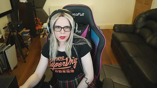 Snapshot of KelseyCobalt chatting on February 25, 2025, 9:35 pm KelseyCobalt online show from February 25, 2025, 9:35 pm