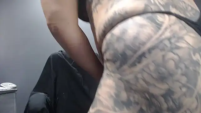 poisonivyx online show from October 10, 2025, 1:37 am