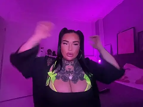  MelinaCurves  online show from January 16, 2025, 6:59 pm