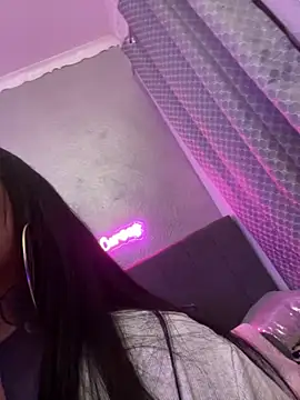  MelinaCurves  online show from November 18, 2025, 10:25 pm