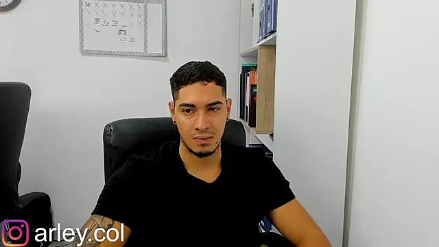 Snapshot of Dimitri_Colleman chatting on January 21, 2025, 2:43 am Dimitri Colleman online show from January 21, 2025, 2:43 am