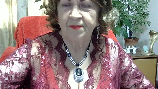 Snapshot of Emma52610 chatting on April 18, 2026, 7:34 am Emma52610 online show from April 18, 2026, 7:34 am