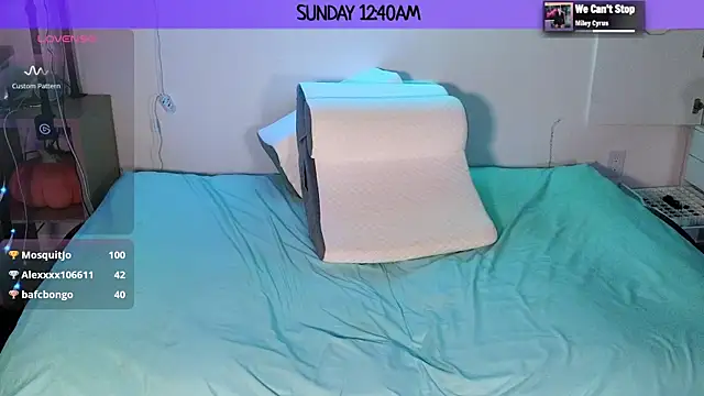 MilaValentina online show from January 5, 2025, 5:41 am