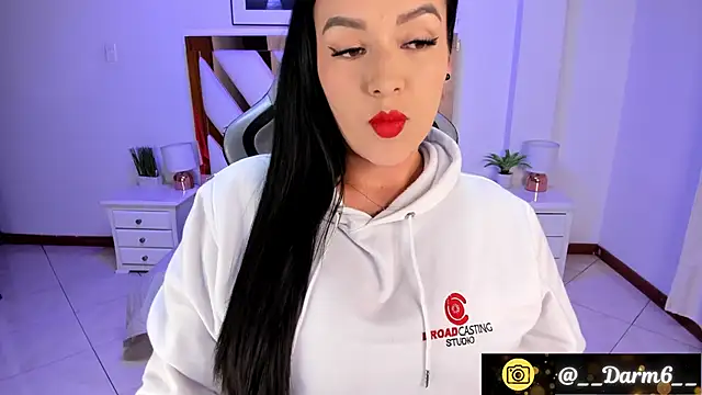 Lia Simons online show from February 11, 2025, 8:37 am