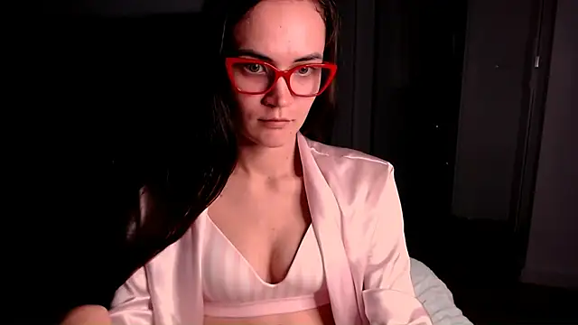 EvelynGG online show from November 8, 2025, 7:34 pm