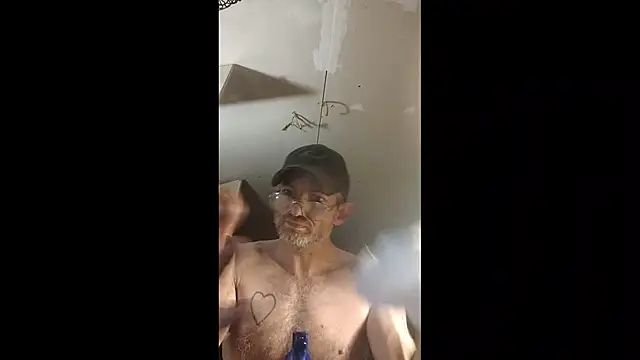 ROBERT0516 online show from November 28, 2025, 4:26 am