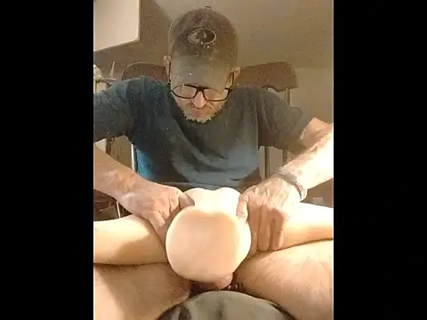 ROBERT0516 online show from December 3, 2025, 8:00 am